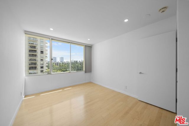 2160 Century Park East, Los Angeles CA: https://media.crmls.org/mediaz/9dce6a2c-c9ca-4113-9510-bc28976374ce.jpg