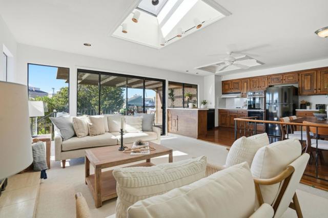 1190 Flying Fish Street, Foster City CA: https://media.crmls.org/mediaz/9dcec63f-77fc-4492-abd0-be015af25fb1.jpg