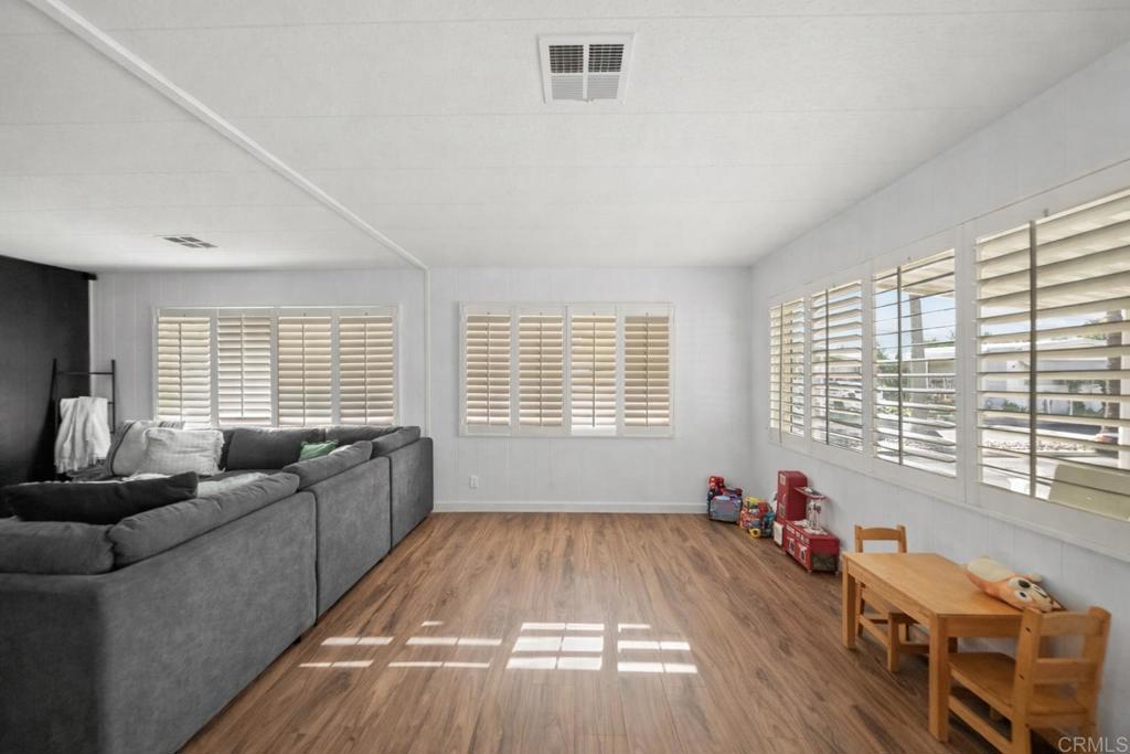 2700 Valley Parkway - photo 10