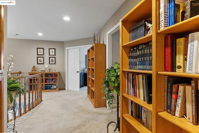 4210 Driftwood Pl, Discovery Bay CA: https://media.crmls.org/mediaz/9dd05411-3394-4406-9fa8-7d6c817abe39.jpg