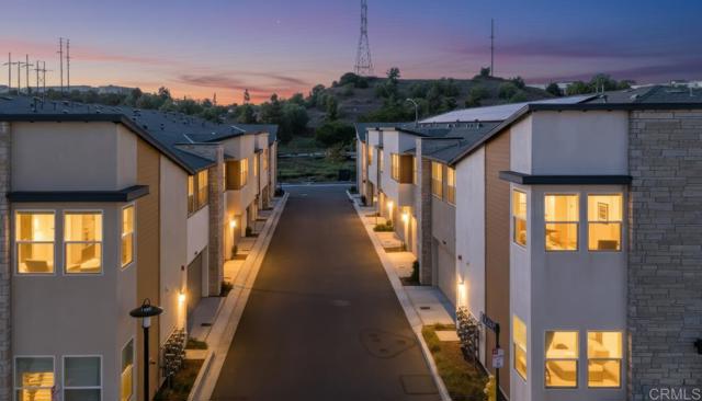 Detail Gallery Image 12 of 63 For 10416 Adamson Way, San Diego,  CA 92126 - 3 Beds | 3/1 Baths