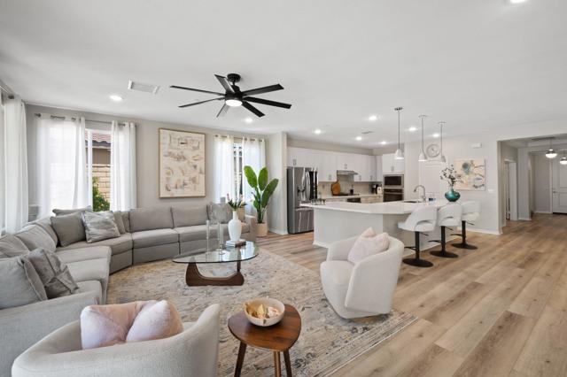 42811 Torno Place, Indio CA: https://media.crmls.org/mediaz/9dd09dbf-b321-47bb-8852-f1e40899c6e8.jpg