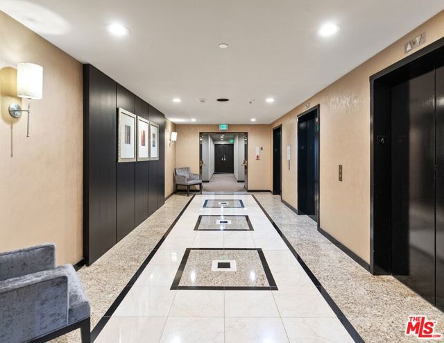 10445 Wilshire Boulevard, 406 photo 6