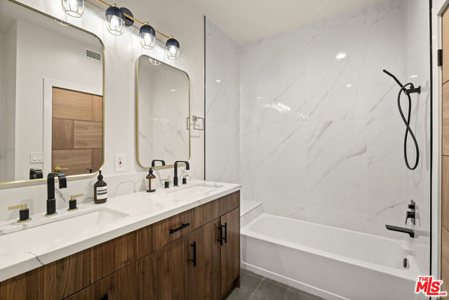 9000 Cynthia Street, West Hollywood CA: https://media.crmls.org/mediaz/9dd0c215-e6b1-495e-96de-cc8f5d4473f0.jpg