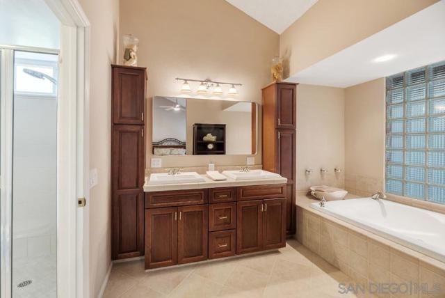 13874 Amber Sky Ln, San Diego CA: https://media.crmls.org/mediaz/9dd109c8-5e52-4381-82f0-29ae1c1ee9de.jpg
