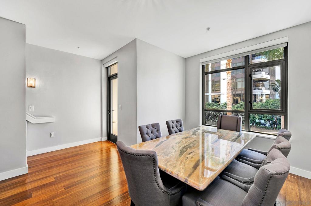 700 E St - photo 8