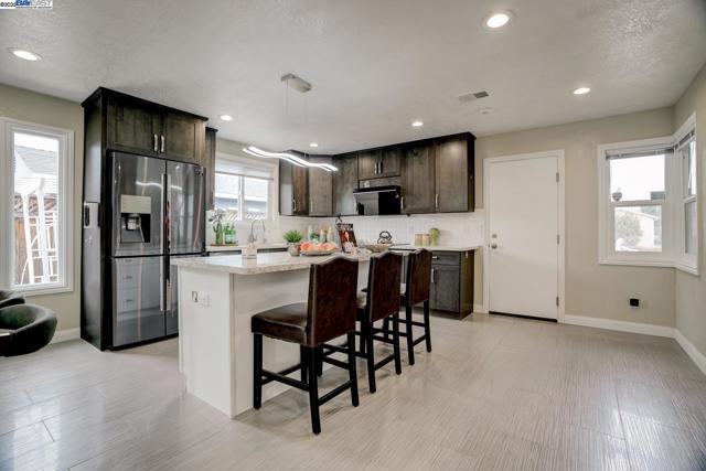 Image 7 of 43 For 39143 Donner Way