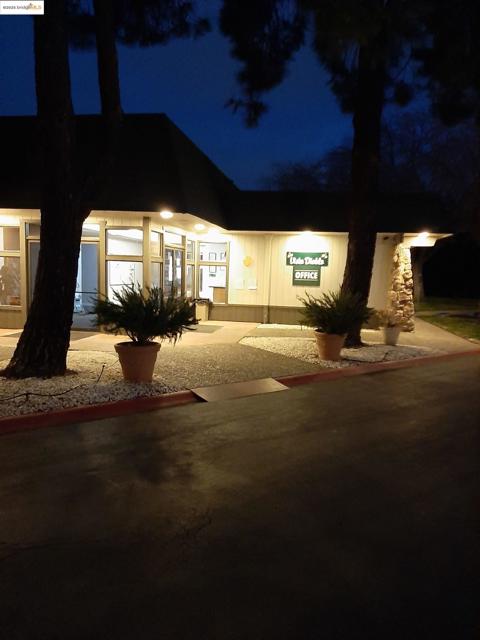 26 Bradley Lane, Antioch CA: https://media.crmls.org/mediaz/9dd10e2c-1f44-4f81-90ca-191e66b2a794.jpg