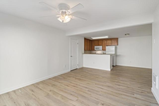 Detail Gallery Image 6 of 28 For 3454 Castle Glen Dr #114,  San Diego,  CA 92123 - 4 Beds | 2 Baths