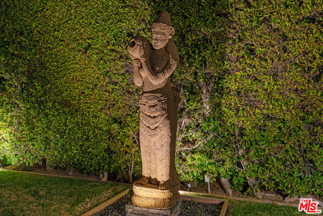 3761 Sheridge Drive, Sherman Oaks CA: https://media.crmls.org/mediaz/9dd1f364-abac-47a1-9949-23f5c7c4a10d.jpg