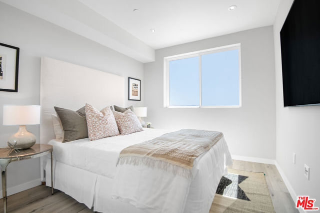 1226 S Bedford Street, Los Angeles CA: https://media.crmls.org/mediaz/9dd24328-45ad-47ea-a023-1659d3390747.jpg