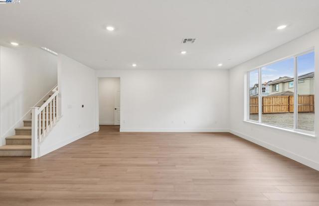 373 E Gobind Blvd, Mountain House CA: https://media.crmls.org/mediaz/9dd2473e-a337-46a7-b7f0-4353534a0b13.jpg