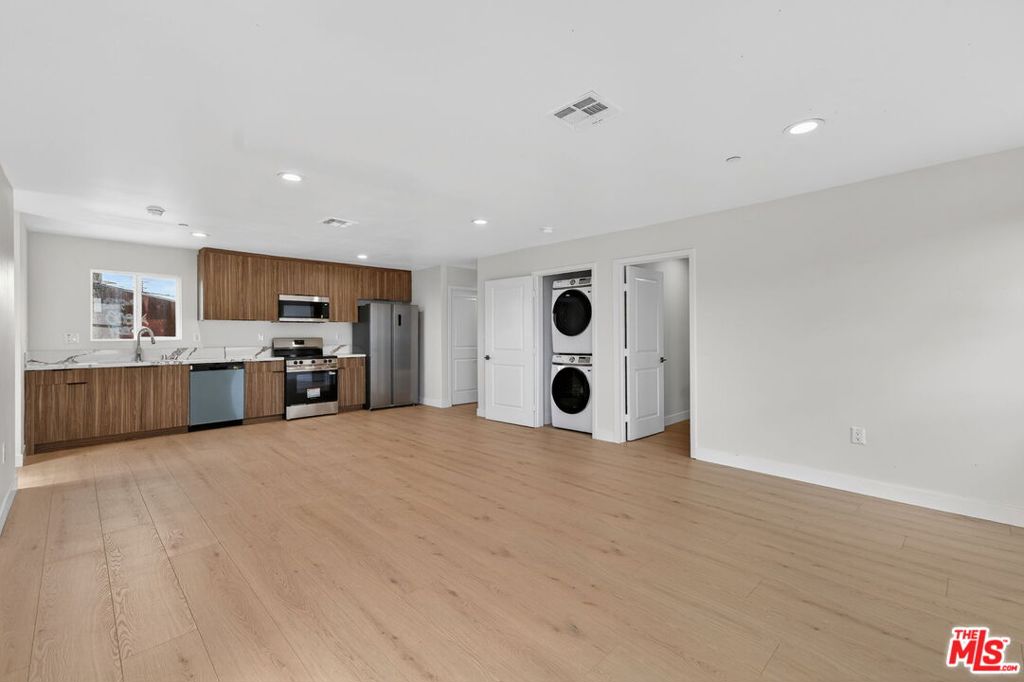 3436 Hunter Street #3/4