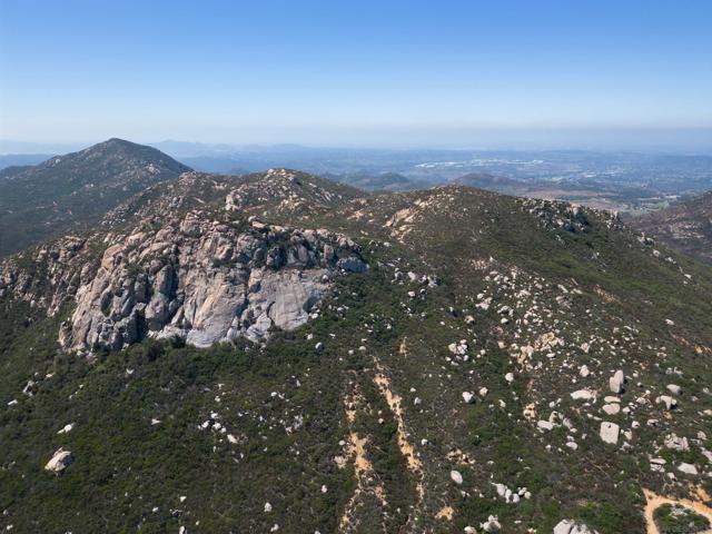 17441 Dos Picos Park Road, Ramona CA: https://media.crmls.org/mediaz/9dd3bee1-4c51-4c13-a355-6719e4437b54.jpg