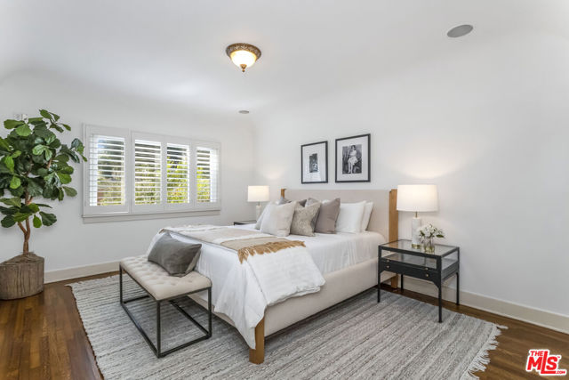 755 S Highland Avenue, Los Angeles CA: https://media.crmls.org/mediaz/9dd4eec8-3421-4dc0-8b6e-fdf6046e3be0.jpg