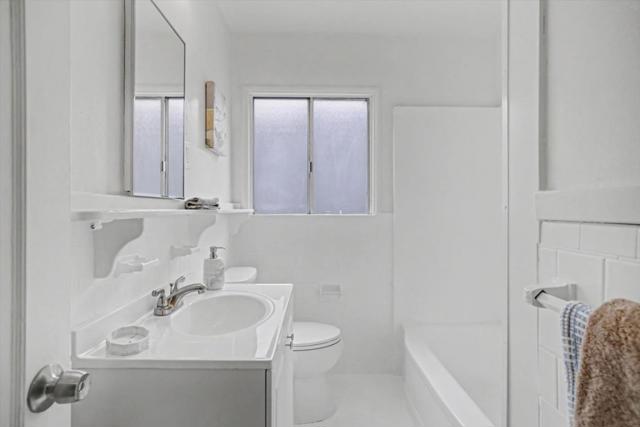 115 N Kingston Street, San Mateo CA: https://media.crmls.org/mediaz/9dd4fdf9-884a-4cba-a7c5-6581abe97bd6.jpg