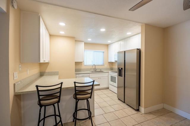 2566 WHITE OAK PLACE, Escondido CA: https://media.crmls.org/mediaz/9dd4ffb1-2c50-4f25-b7fe-46c6a77fbf29.jpg