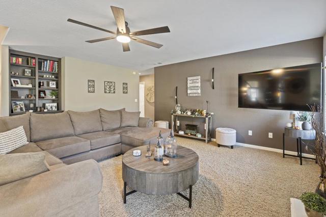 2230 Ventana Court, Hollister CA: https://media.crmls.org/mediaz/9dd54084-3a46-4428-8bce-412bd29a2125.jpg