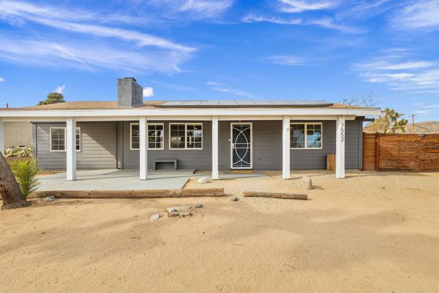 7552 Elk Trail, Yucca Valley CA: https://media.crmls.org/mediaz/9dd56b74-e296-4af7-b423-2a4e1c870c46.jpg