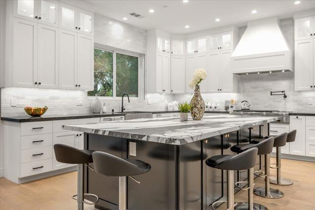 Image 13 of 64 For 2555 Benson Avenue