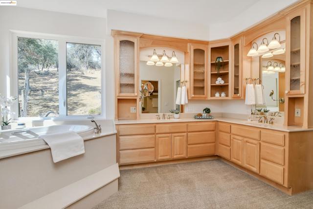 16096 Parkridge Ave, Sonora CA: https://media.crmls.org/mediaz/9dd6f5e9-9db7-41a3-acdc-5c12ec0bbb7d.jpg