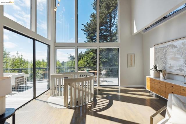2861 Chelsea Drive, Oakland CA: https://media.crmls.org/mediaz/9dd76cfe-9161-40c9-8a4c-4882727ac746.jpg