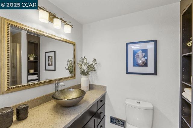 Image 15 of 32 For 220 Cypress Hills Ct