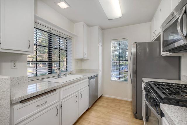 Detail Gallery Image 7 of 35 For 13006 Wimberly Sq #1,  Rancho Bernardo (San Diego),  CA 92128 - 1 Beds | 1 Baths