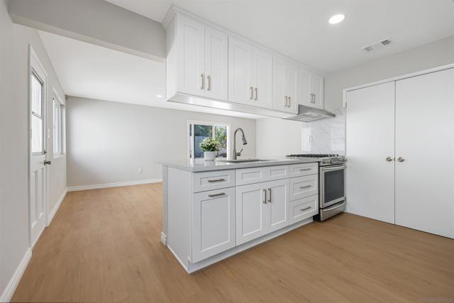 2967 Dove St, San Diego CA: https://media.crmls.org/mediaz/9dd975b1-1255-418b-9fe2-0f104232e4d6.jpg