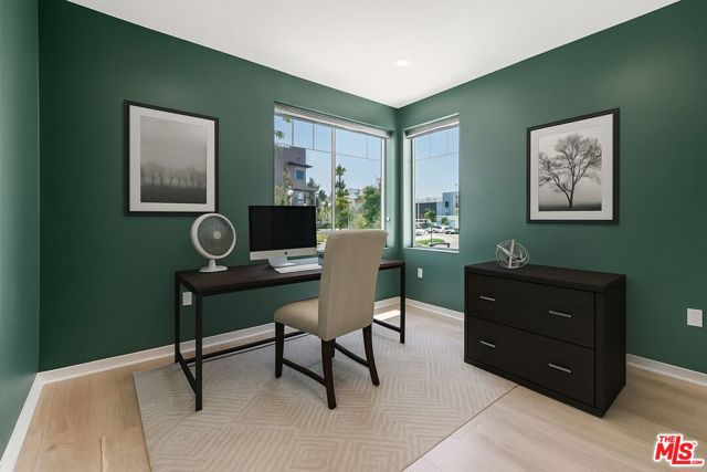 111 Benchmark, Irvine CA: https://media.crmls.org/mediaz/9dd9beee-dcd8-40dd-9507-7e7a397d447f.jpg