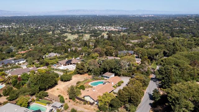 170 Hardwick Road, Woodside CA: https://media.crmls.org/mediaz/9dda1f10-5327-46e3-9f6c-6c5f2fe65027.jpg