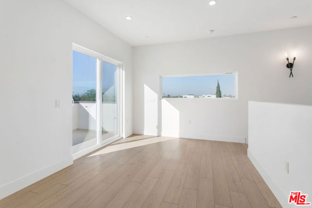 11220 Victory Boulevard, North Hollywood CA: https://media.crmls.org/mediaz/9dda5d56-efd6-4a69-aa16-5cd91f05b9db.jpg