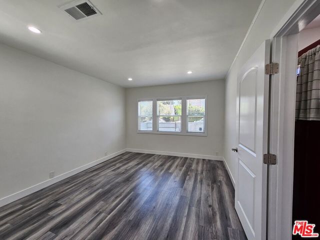 4031 Brunswick Avenue, Los Angeles CA: https://media.crmls.org/mediaz/9dda88df-004a-46cd-93ae-35ef7bcb2d7d.jpg