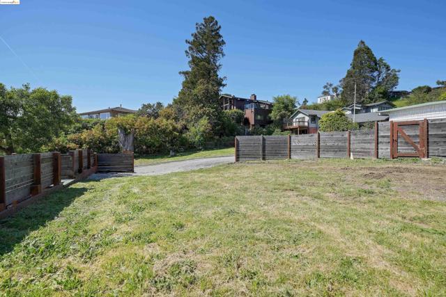 921 Clark Place, El Cerrito, California 94530-2708, 3 Bedrooms Bedrooms, ,2 BathroomsBathrooms,Single Family Residence,For Sale,Clark Place,41066840