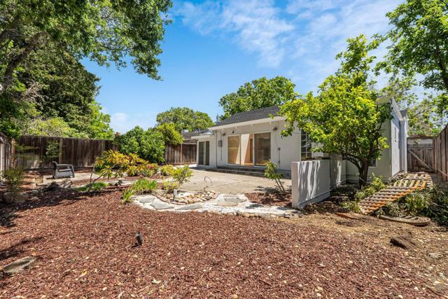 859 14th Avenue, Menlo Park CA: https://media.crmls.org/mediaz/9ddce9d3-f720-48bc-a787-b0add3fc65c4.jpg