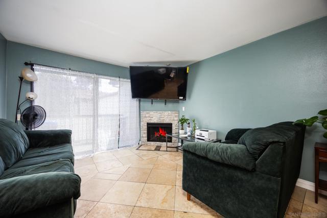 3574 Sunset Ln, San Diego CA: https://media.crmls.org/mediaz/9ddcef05-10fa-41f6-a4bf-648c4965d557.jpg