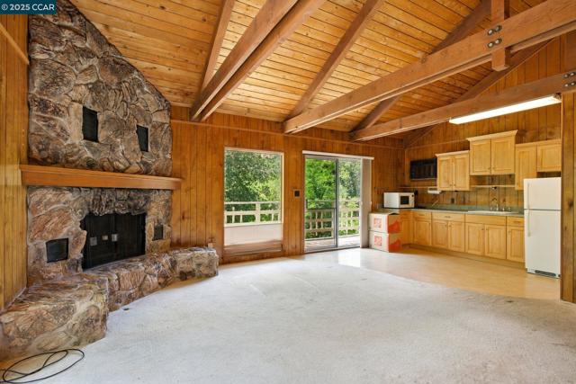 3363 Mcgraw Ln, Lafayette CA: https://media.crmls.org/mediaz/9ddd231b-b063-4588-912b-e5fdd522e75c.jpg