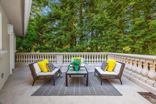 801 Eucalyptus Avenue, Hillsborough CA: https://media.crmls.org/mediaz/9ddd5b52-dc2b-4e20-ac82-cb22128ccf12.jpg