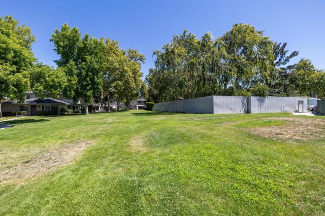 390 N 1st Street, Campbell CA: https://media.crmls.org/mediaz/9dde0487-521f-406a-867e-cab90d75c5a5.jpg