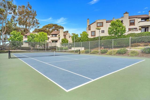 2282 Caminito Pescado, San Diego CA: https://media.crmls.org/mediaz/9ddeacaa-42f7-44c1-906b-78433a007893.jpg