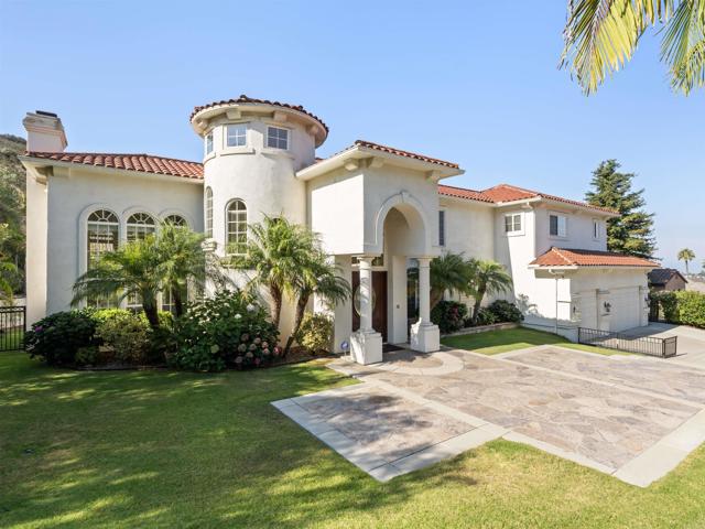2535 San Clemente Avenue, Vista CA: https://media.crmls.org/mediaz/9dded748-18e0-4da3-b84f-af10a967678f.jpg