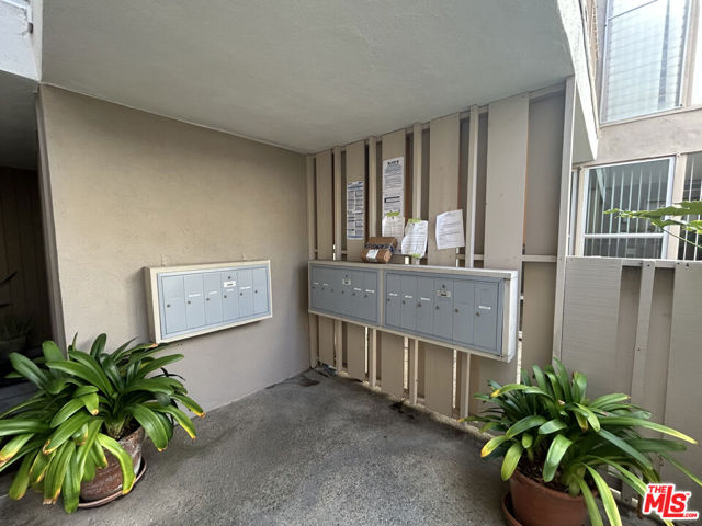 Drew Fenton | 833 Moraga Drive Los Angeles CA | MLS: 7508496 Drew Fenton | 833 Moraga Drive Los Angeles CA | MLS: 7508496