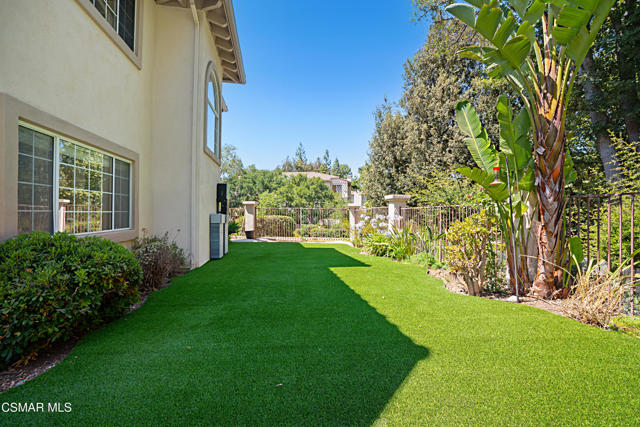 1012 Pan Court, Newbury Park CA: https://media.crmls.org/mediaz/9ddf826a-4d8f-4cee-a88d-1813c8308b09.jpg