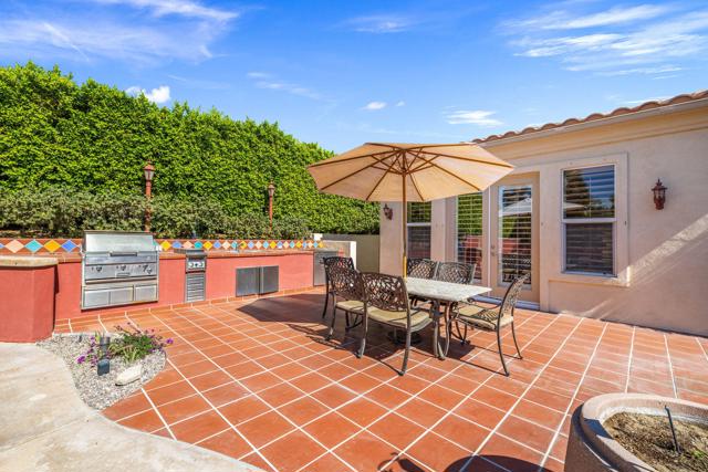 47 Gibraltar Drive, Palm Desert CA: https://media.crmls.org/mediaz/9ddf9c4f-6bb9-4416-b051-0e4c126deec8.jpg