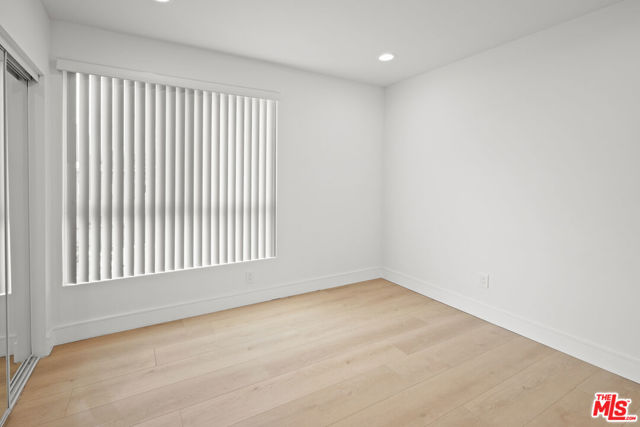 2700 Fletcher Drive, Los Angeles CA: https://media.crmls.org/mediaz/9de062c6-ad54-4076-aa88-52c0937da0df.jpg