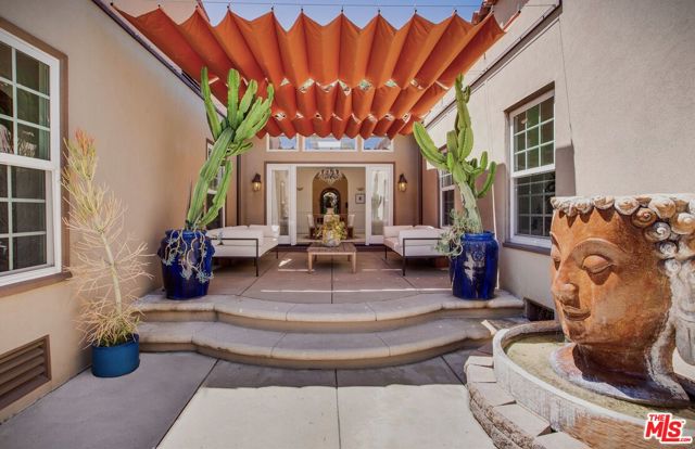 1900 N Serrano Avenue, Los Angeles CA: https://media.crmls.org/mediaz/9de13f80-1d00-4dbc-b9bd-2625e0f2e16a.jpg