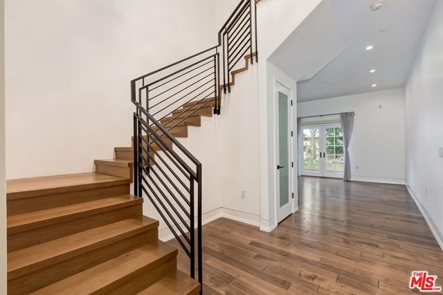 225 South Hamilton Drive, 106 photo 16