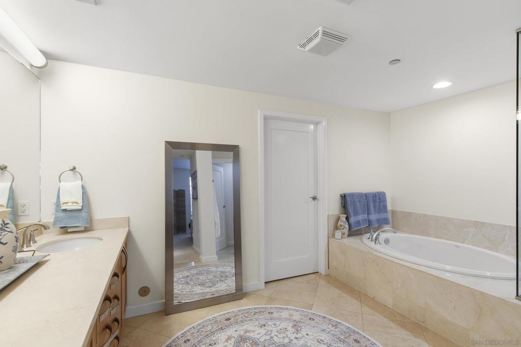 5440 La Jolla - photo 11