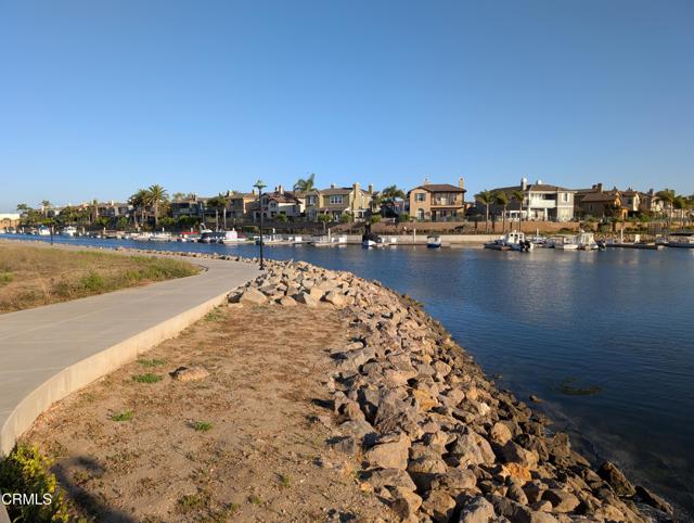 4256 Tradewinds Drive, Oxnard CA: https://media.crmls.org/mediaz/9de22887-271e-4d96-b23a-ebf3044e7a6e.jpg