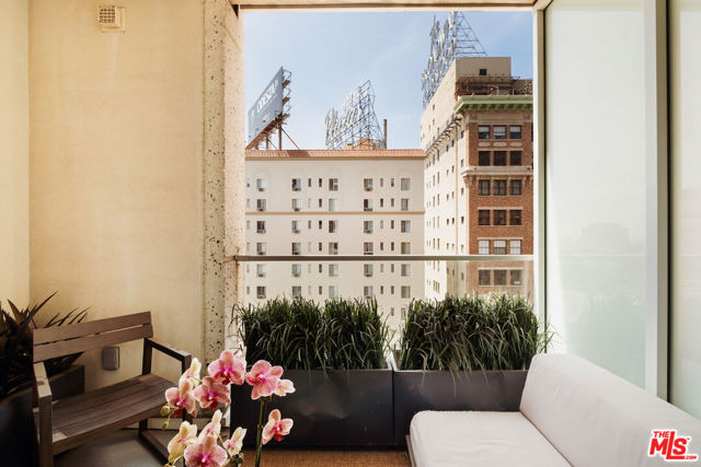 2 Bed Home for Sale in Los Angeles, California